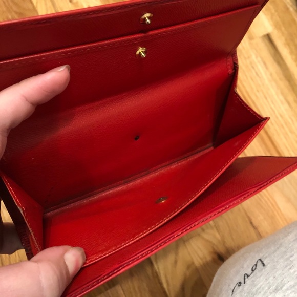 Red Epi Wallet - Picture 10 of 13